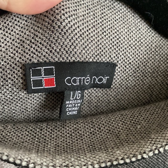 Carré Noir High Collar Top - Picture 3 of 3